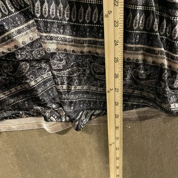 Unity World Wear Womens Black Lace VNeck 3/4 Sleeve Velvet Velour Blouse Size 3X - Picture 8 of 9